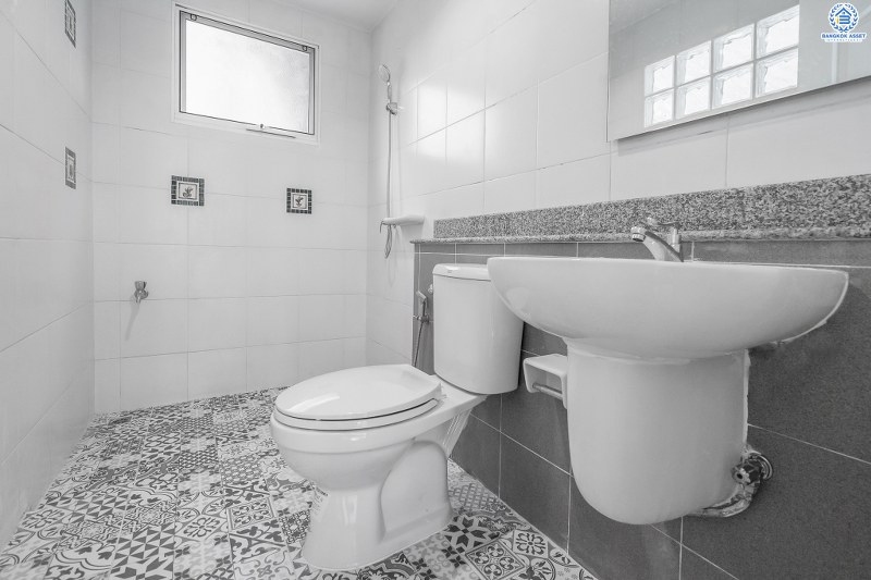 บ้านมือสองตกแต่งใหม่ แบรนด์LH ม.ชัยพฤกษ์ ติวานนท์-ราชพฤกษ์ พร้อมอยู่ เนื้อที่ 50.6 ตร.ว. ฟังก์ชั่น 3 ห้องนอน 2 ห้องน้ำ รองรับทุกการอยู่อาศัย บนทำเลติดถนน 345 เชื่อมต่อทั้งถ.ราชพฤกษ์ ,ติวานนท์ ใกล้โรบินสัน และทางด่วนศรีสมาน