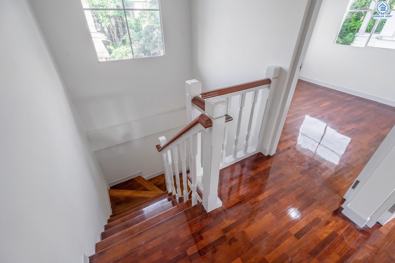 บ้านมือสองตกแต่งใหม่ แบรนด์LH ม.ชัยพฤกษ์ ติวานนท์-ราชพฤกษ์ พร้อมอยู่ เนื้อที่ 50.6 ตร.ว. ฟังก์ชั่น 3 ห้องนอน 2 ห้องน้ำ รองรับทุกการอยู่อาศัย บนทำเลติดถนน 345 เชื่อมต่อทั้งถ.ราชพฤกษ์ ,ติวานนท์ ใกล้โรบินสัน และทางด่วนศรีสมาน