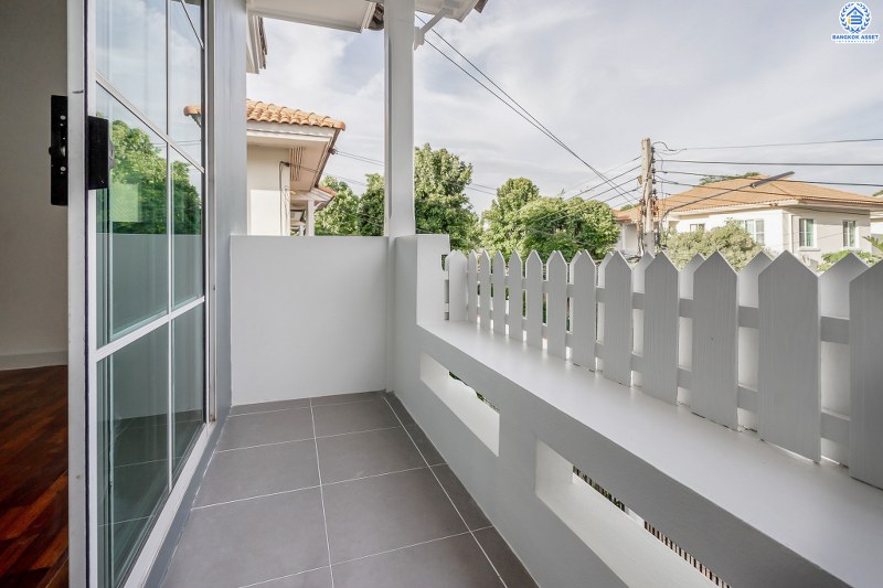 บ้านมือสองตกแต่งใหม่ แบรนด์LH ม.ชัยพฤกษ์ ติวานนท์-ราชพฤกษ์ พร้อมอยู่ เนื้อที่ 50.6 ตร.ว. ฟังก์ชั่น 3 ห้องนอน 2 ห้องน้ำ รองรับทุกการอยู่อาศัย บนทำเลติดถนน 345 เชื่อมต่อทั้งถ.ราชพฤกษ์ ,ติวานนท์ ใกล้โรบินสัน และทางด่วนศรีสมาน