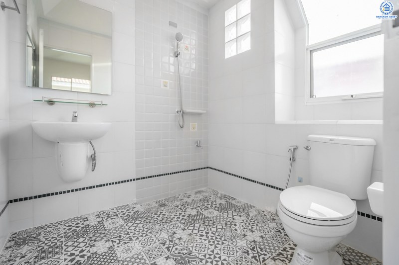 บ้านมือสองตกแต่งใหม่ แบรนด์LH ม.ชัยพฤกษ์ ติวานนท์-ราชพฤกษ์ พร้อมอยู่ เนื้อที่ 50.6 ตร.ว. ฟังก์ชั่น 3 ห้องนอน 2 ห้องน้ำ รองรับทุกการอยู่อาศัย บนทำเลติดถนน 345 เชื่อมต่อทั้งถ.ราชพฤกษ์ ,ติวานนท์ ใกล้โรบินสัน และทางด่วนศรีสมาน