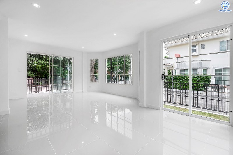 บ้านมือสองตกแต่งใหม่ สไตล์อบอุ่น คุณภาพแบรนด์ LH โครงการ ชลลดา บางใหญ่-เซ็นทรัลเวสต์เกต พร้อมทุกการเข้าอยู่ เนื้อที่ 52.6 ตร.ว. ฟังก์ชั่น 3ห้องนอน 2ห้องน้ำ พร้อม facilities ครบครัน บนทำเลศักยภาพ เดินทางสะดวก ใกล้ถ.กาญจนาภิเษก เพียง 10นาทีถึงรถไฟฟ้าสถานีคลองบางไผ่