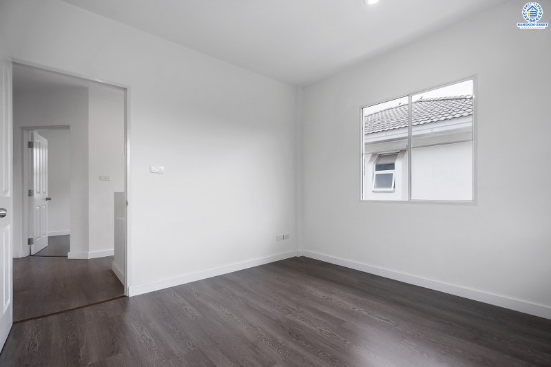 บ้านมือสองตกแต่งใหม่ สไตล์อบอุ่น คุณภาพแบรนด์ LH โครงการ ชลลดา บางใหญ่-เซ็นทรัลเวสต์เกต พร้อมทุกการเข้าอยู่ เนื้อที่ 52.6 ตร.ว. ฟังก์ชั่น 3ห้องนอน 2ห้องน้ำ พร้อม facilities ครบครัน บนทำเลศักยภาพ เดินทางสะดวก ใกล้ถ.กาญจนาภิเษก เพียง 10นาทีถึงรถไฟฟ้าสถานีคลองบางไผ่