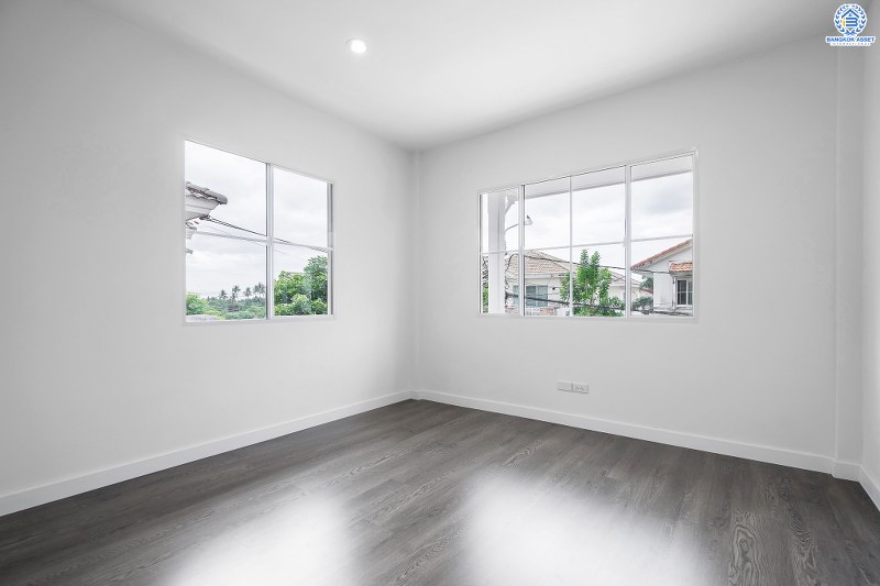 บ้านมือสองตกแต่งใหม่ สไตล์อบอุ่น คุณภาพแบรนด์ LH โครงการ ชลลดา บางใหญ่-เซ็นทรัลเวสต์เกต พร้อมทุกการเข้าอยู่ เนื้อที่ 52.6 ตร.ว. ฟังก์ชั่น 3ห้องนอน 2ห้องน้ำ พร้อม facilities ครบครัน บนทำเลศักยภาพ เดินทางสะดวก ใกล้ถ.กาญจนาภิเษก เพียง 10นาทีถึงรถไฟฟ้าสถานีคลองบางไผ่