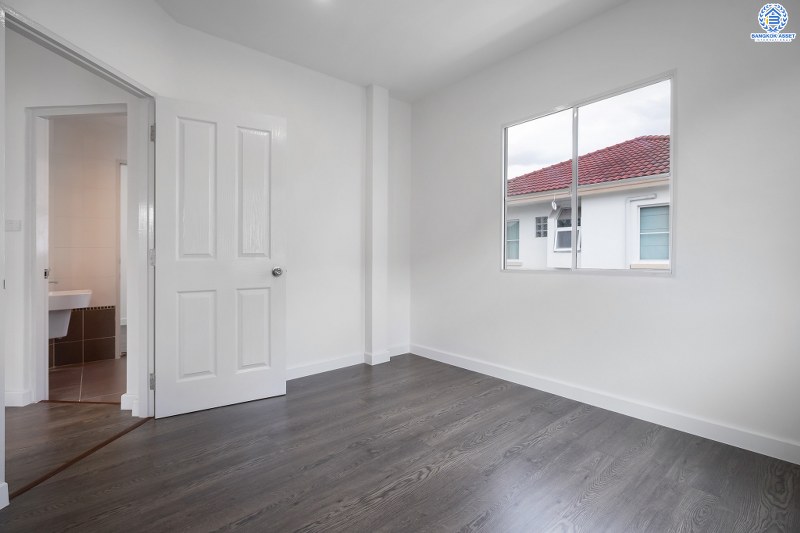 บ้านมือสองตกแต่งใหม่ สไตล์อบอุ่น คุณภาพแบรนด์ LH โครงการ ชลลดา บางใหญ่-เซ็นทรัลเวสต์เกต พร้อมทุกการเข้าอยู่ เนื้อที่ 52.6 ตร.ว. ฟังก์ชั่น 3ห้องนอน 2ห้องน้ำ พร้อม facilities ครบครัน บนทำเลศักยภาพ เดินทางสะดวก ใกล้ถ.กาญจนาภิเษก เพียง 10นาทีถึงรถไฟฟ้าสถานีคลองบางไผ่