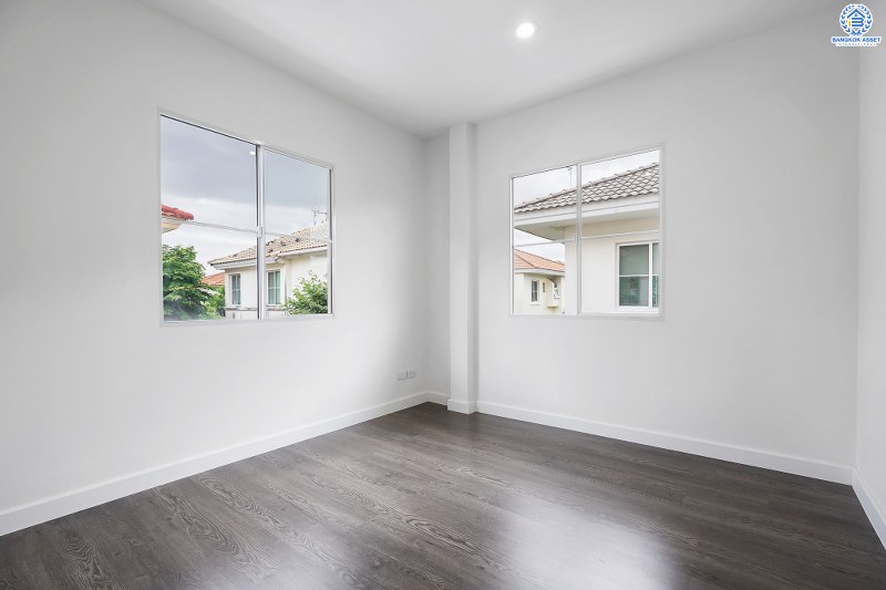 บ้านมือสองตกแต่งใหม่ สไตล์อบอุ่น คุณภาพแบรนด์ LH โครงการ ชลลดา บางใหญ่-เซ็นทรัลเวสต์เกต พร้อมทุกการเข้าอยู่ เนื้อที่ 52.6 ตร.ว. ฟังก์ชั่น 3ห้องนอน 2ห้องน้ำ พร้อม facilities ครบครัน บนทำเลศักยภาพ เดินทางสะดวก ใกล้ถ.กาญจนาภิเษก เพียง 10นาทีถึงรถไฟฟ้าสถานีคลองบางไผ่