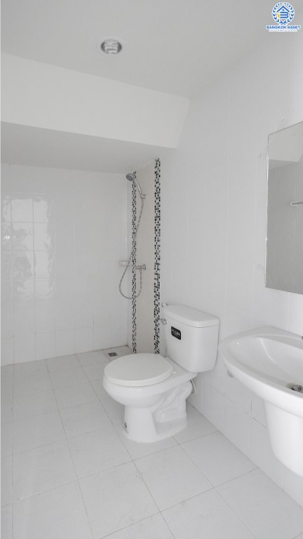 ทาวน์เฮ้าส์มือสองนนทบุรี ม.ไลโอ รัตนาธิเบศร์-เซ็นทรัลเวสต์เกต บ้านสไตล์โมเดิร์น แบรนด์ลลิล พร็อพเพอร์ตี้  เนื้อที่ 24.3 ตร.ว. เหนือกว่าด้วยฟังก์ชั่น 4 ห้องนอน 2 ห้องน้ำ 2 ที่จอดรถ+แอร์ บนทำเลเชื่อมต่อหลายเส้นทาง ใกล้รถไฟฟ้าสถานี "บางพลู"