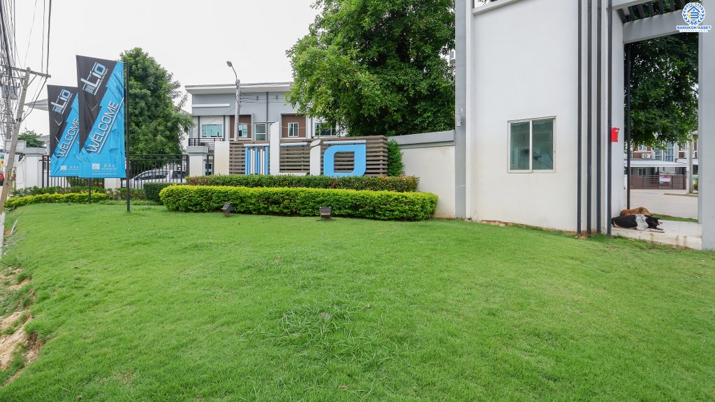 ทาวน์เฮ้าส์มือสองนนทบุรี ม.ไลโอ รัตนาธิเบศร์-เซ็นทรัลเวสต์เกต บ้านสไตล์โมเดิร์น แบรนด์ลลิล พร็อพเพอร์ตี้  เนื้อที่ 24.3 ตร.ว. เหนือกว่าด้วยฟังก์ชั่น 4 ห้องนอน 2 ห้องน้ำ 2 ที่จอดรถ+แอร์ บนทำเลเชื่อมต่อหลายเส้นทาง ใกล้รถไฟฟ้าสถานี "บางพลู"