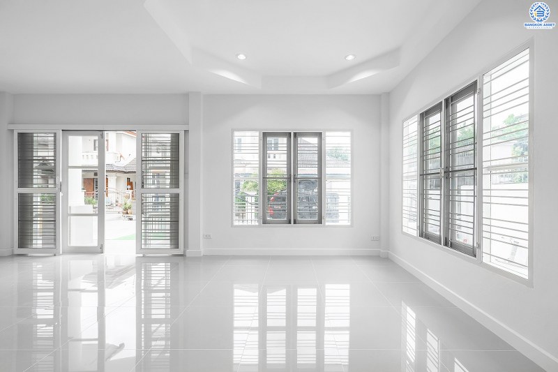 บ้านมือสองตกแต่งใหม่ ห้องมุม! ม.ประดับดาว3 รัตนาธิเบศร์-ราชพฤกษ์ ตกแต่งสไตล์โมเดิร์น เนื้อที่ 51.6 ตร.ว. ฟังก์ชั่น 3 ห้องนอน 2 ห้องน้ำ พร้อมโซน family room ชั้นสอง พื้นที่ใช้สอยกว้างขวาง บนทำเลที่ดีที่สุด! เพียง 500 เมตร จากถนนราชพฤกษ์ ใกล้รถไฟฟ้า "บางรักน้อยท่าอิฐ"