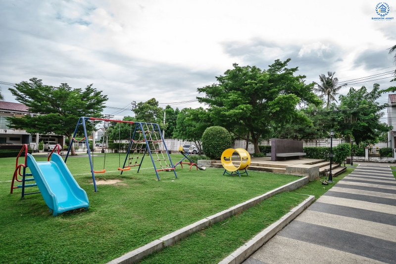 บ้านมือสองตกแต่งใหม่ สไตล์โมเดิร์น โครงการ เดอะทรัสต์ทาวน์ ราชพฤกษ์-รัตนาธิเบศร์ เนื้อที่ 19.8 ตร.ว. มาพร้อมฟังก์ชั่น 3 ห้องนอน 2 ห้องน้ำ คุณภาพแบรนด์ Q.House สาธารณูปโภคครบครัน บนทำเลติดถ.ราชพฤกษ์ เดินทางสู่ใจกลางเมืองได้อย่างรวดเร็ว ใกล้รถไฟฟ้าสถานีบางรักน้อยท่าอิฐ