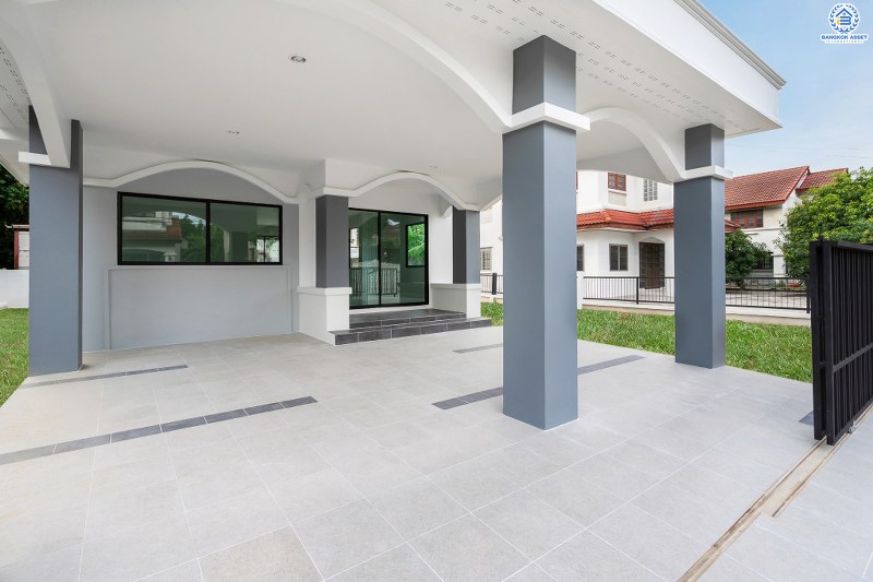 บ้านมือสองตกแต่งใหม่ คุณภาพแบรนด์LH โครงการ ชลลดา บางบัวทอง-รัตนาธิเบศร์ บ้านเดี่ยวหลังใหญ่ พร้อมรองรับกับทุกความสุขได้อย่างเต็มที่ บนเนื้อที่กว้างถึงขนาด 79 ตร.ว. ฟังก์ชั่น 3 ห้องนอน 2 ห้องน้ำ พร้อม facilitys ครบครัน บนทำเลคุณภาพ เชื่อมต่อได้หลายเส้นทาง ใกล้เซ็นทรัลเวสต์เกต และ MRT สถานีบางพลู