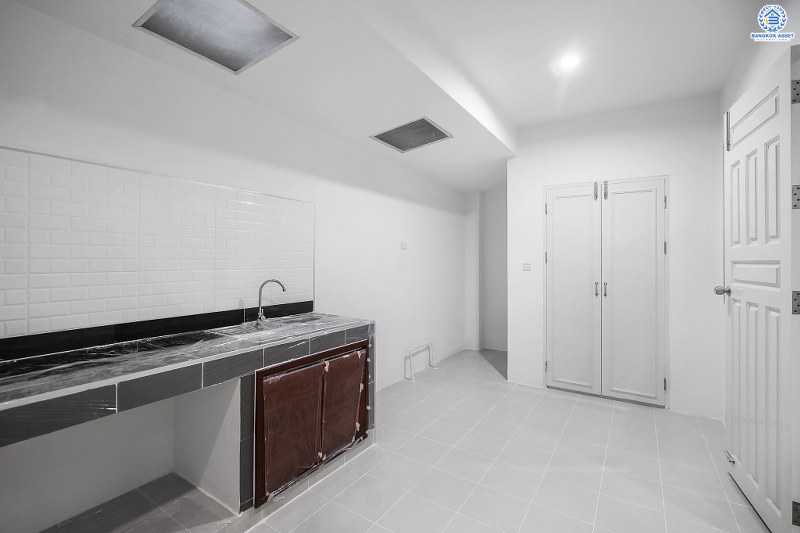 บ้านมือสองตกแต่งใหม่ ม.ดรีมทาวน์ ราชพฤกษ์-กาญจนาฯ โซนต้นโครงการ ใกล้สวน บ้านพร้อมอยู่ เนื้อที่ 21 ตร.ว. ฟังก์ชั่น 3 ห้องนอน 2 ห้องน้ำ 1 ห้องอเนกประสงค์  บนเดินทางสะดวก ใกล้จุดขึ้นทางด่วน "ศรีรัช" ,The Walk ราชพฤกษ์ และอื่นๆ อีกมากมาย