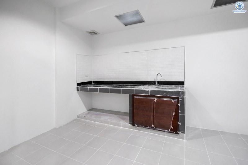 บ้านมือสองตกแต่งใหม่ ม.ดรีมทาวน์ ราชพฤกษ์-กาญจนาฯ โซนต้นโครงการ ใกล้สวน บ้านพร้อมอยู่ เนื้อที่ 21 ตร.ว. ฟังก์ชั่น 3 ห้องนอน 2 ห้องน้ำ 1 ห้องอเนกประสงค์  บนเดินทางสะดวก ใกล้จุดขึ้นทางด่วน "ศรีรัช" ,The Walk ราชพฤกษ์ และอื่นๆ อีกมากมาย