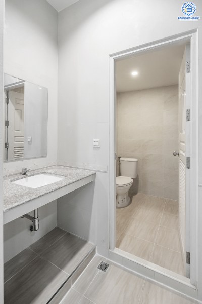 บ้านมือสองตกแต่งใหม่ ม.ดรีมทาวน์ ราชพฤกษ์-กาญจนาฯ โซนต้นโครงการ ใกล้สวน บ้านพร้อมอยู่ เนื้อที่ 21 ตร.ว. ฟังก์ชั่น 3 ห้องนอน 2 ห้องน้ำ 1 ห้องอเนกประสงค์  บนเดินทางสะดวก ใกล้จุดขึ้นทางด่วน "ศรีรัช" ,The Walk ราชพฤกษ์ และอื่นๆ อีกมากมาย