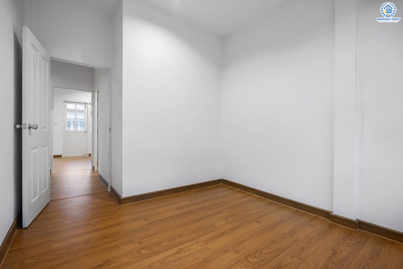 บ้านมือสองตกแต่งใหม่ ม.ดรีมทาวน์ ราชพฤกษ์-กาญจนาฯ โซนต้นโครงการ ใกล้สวน บ้านพร้อมอยู่ เนื้อที่ 21 ตร.ว. ฟังก์ชั่น 3 ห้องนอน 2 ห้องน้ำ 1 ห้องอเนกประสงค์  บนเดินทางสะดวก ใกล้จุดขึ้นทางด่วน "ศรีรัช" ,The Walk ราชพฤกษ์ และอื่นๆ อีกมากมาย