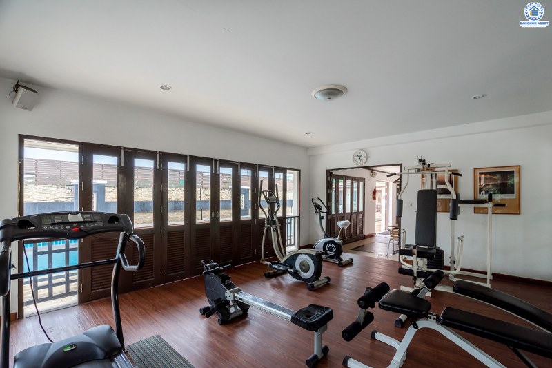 บ้านมือสองตกแต่งใหม่ หลังใหญ่ ห้องมุม! ม.รติรมย์พาร์ค ราชพฤกษ์-กาญจนาฯ (ซ.สวนผัก32) พิเศษสุด! บ้านพร้อมอยู่ เนื้อที่ 36 ตร.ว. ฟังก์ชั่น 3ห้องนอน 2ห้องน้ำ พร้อมแยกโซน คัดสรรวัสดุสเปคพรีเมี่ยม บนทำเลที่เชื่อมต่อหลายเส้นทาง ใกล้ทางด่วนศรีรัช  และแหล่ง Community Mall ชั้นนำมากมาย