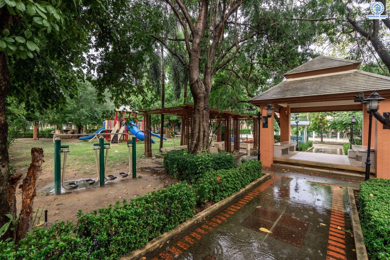 บ้านมือสองตกแต่งใหม่ หลังใหญ่ ห้องมุม! ม.รติรมย์พาร์ค ราชพฤกษ์-กาญจนาฯ (ซ.สวนผัก32) พิเศษสุด! บ้านพร้อมอยู่ เนื้อที่ 36 ตร.ว. ฟังก์ชั่น 3ห้องนอน 2ห้องน้ำ พร้อมแยกโซน คัดสรรวัสดุสเปคพรีเมี่ยม บนทำเลที่เชื่อมต่อหลายเส้นทาง ใกล้ทางด่วนศรีรัช  และแหล่ง Community Mall ชั้นนำมากมาย