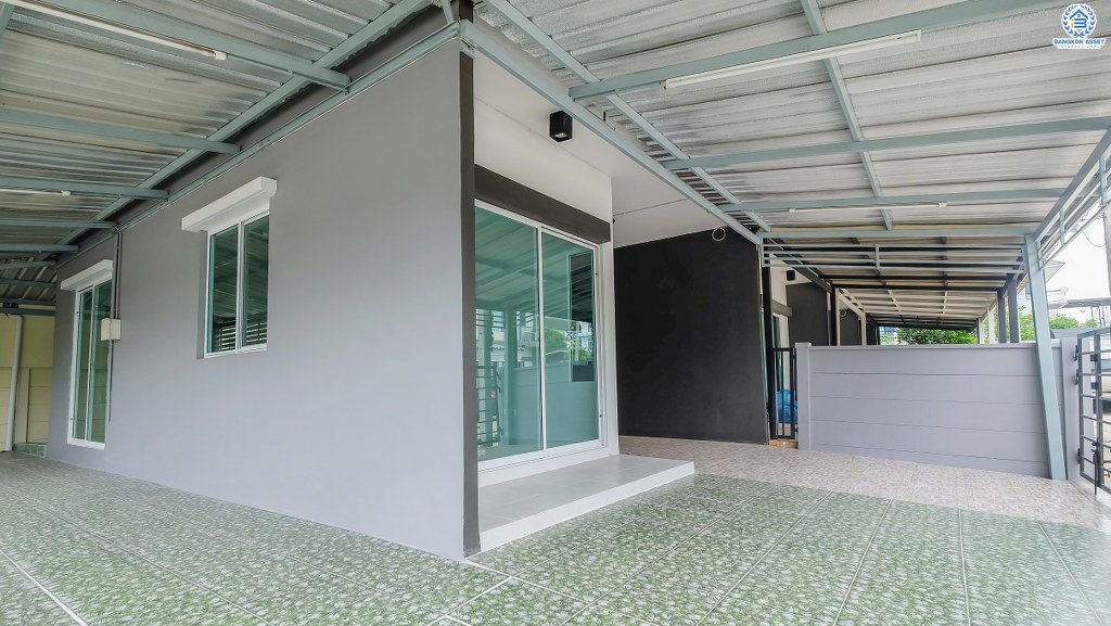 ทาวน์เฮ้าส์มือสองนนทบุรี ห้องมุม! แบรนด์ AP* ม.พลีโน่ ปิ่นเกล้า-วงแหวน บ้านต่อเติมเต็ม พร้อมอยู่ เนื้อที่ 24.9 ตร.ว. ฟังก์ชั่น 3 ห้องนอน 2 ห้องน้ำ แถมแอร์ 4 เครื่อง บนทำเลเดินทางสะดวก เข้า-ออกซอยวัดส้มเกลี้ยง เชื่อมต่อทั้งถนนกาญจนาฯ และบรมราชชนนี ใกล้เซ็นทรัลเวสต์เกต และจุดขึ้น-ลงทางด่วนศรีรัช