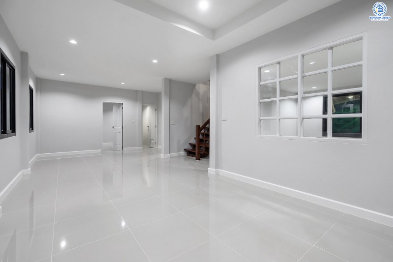 บ้านมือสองตกแต่งใหม่ LH เนื้อที่ 80 ตร.ว. โครงการ ชลลดา บางบัวทอง-รัตนาธิเบศร์ บ้านเดี่ยวสไตล์อบอุ่น รองรับกับทุกความสุข บนพื้นที่ใช้สอยกว้างเป็นพิเศษกว่า 200 ตร.ม. ฟังก์ชั่น 4นอน 2น้ำ พร้อม facilitys ครบครัน บนทำเลศักยภาพ เชื่อมต่อหลายเส้นทาง ใกล้เซ็นทรัลเวสต์เกต และ MRT สถานีบางพลู