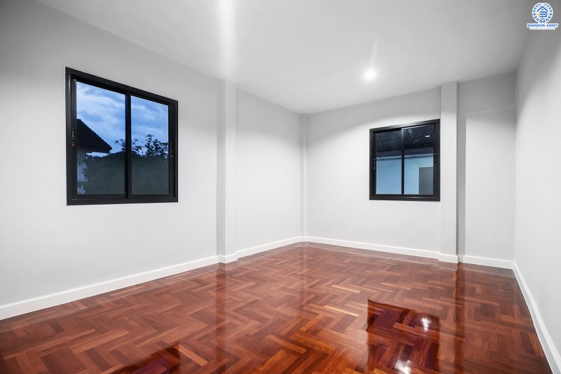 บ้านมือสองตกแต่งใหม่ LH เนื้อที่ 80 ตร.ว. โครงการ ชลลดา บางบัวทอง-รัตนาธิเบศร์ บ้านเดี่ยวสไตล์อบอุ่น รองรับกับทุกความสุข บนพื้นที่ใช้สอยกว้างเป็นพิเศษกว่า 200 ตร.ม. ฟังก์ชั่น 4นอน 2น้ำ พร้อม facilitys ครบครัน บนทำเลศักยภาพ เชื่อมต่อหลายเส้นทาง ใกล้เซ็นทรัลเวสต์เกต และ MRT สถานีบางพลู