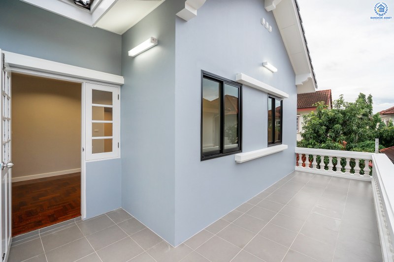 บ้านมือสองตกแต่งใหม่ LH เนื้อที่ 80 ตร.ว. โครงการ ชลลดา บางบัวทอง-รัตนาธิเบศร์ บ้านเดี่ยวสไตล์อบอุ่น รองรับกับทุกความสุข บนพื้นที่ใช้สอยกว้างเป็นพิเศษกว่า 200 ตร.ม. ฟังก์ชั่น 4นอน 2น้ำ พร้อม facilitys ครบครัน บนทำเลศักยภาพ เชื่อมต่อหลายเส้นทาง ใกล้เซ็นทรัลเวสต์เกต และ MRT สถานีบางพลู