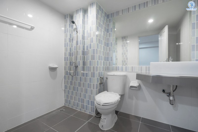 บ้านมือสองตกแต่งใหม่ โครงการ นวนิช แจ้งวัฒนะ ตกแต่งพร้อมอยู่ เนื้อที่ 20.5 ตร.ว. ฟังก์ชั่น 3 ห้องนอน 3 ห้องน้ำ 2 ที่จอดรถ ราคาสุดคุ้ม! บนทำเลย่านแจ้งวัฒนะ ใกล้เซ็นทรัลฯ เมืองทอง และทางด่วนแจ้งวัฒนะ ราคาหายากในย่านนี้ เพียง 3 ล้านต้นๆ เท่านั้น!