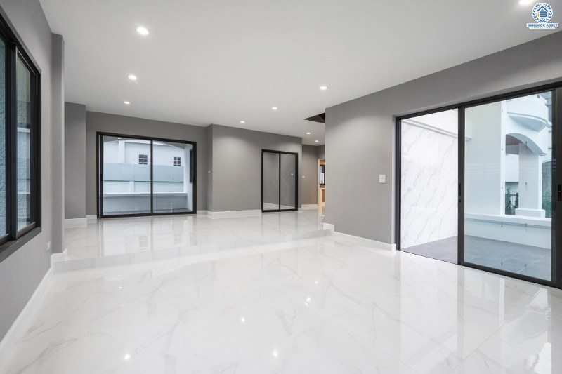 บ้านมือสองตกแต่งใหม่ ที่ดินแปลงใหญ่ 133 ตร.ว. คุณภาพจากแบรนด์ LH โครงการ ชลลดา บางบัวทอง-รัตนาธิเบศร์ ตกแต่งใหม่ ดีไซน์หรู บนพื้นที่ใช้สอยกว้างเป็นพิเศษกว่า 300 ตร.ม. ฟังก์ชั่นจัดเต็ม 6 ที่จอดรถ บนทำเลศักยภาพ เชื่อมต่อหลายเส้นทาง ใกล้เซ็นทรัลเวสต์เกต และ MRT สถานีบางพลู