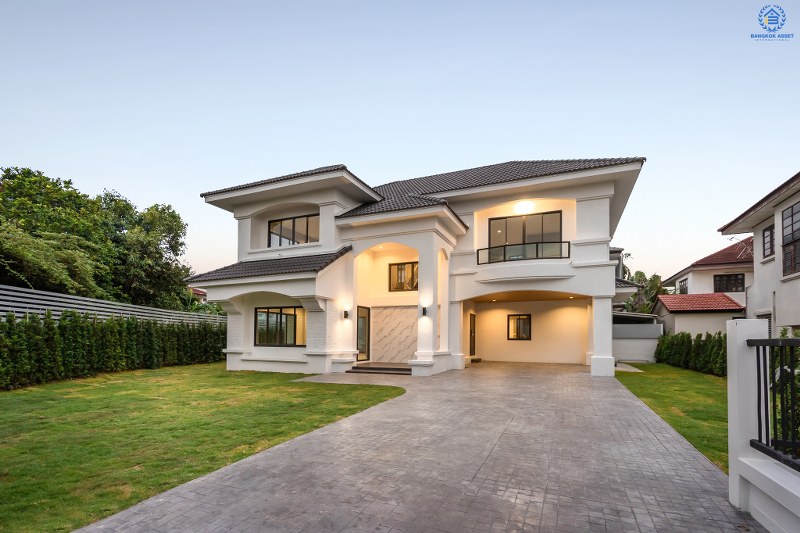 บ้านมือสองตกแต่งใหม่ ที่ดินแปลงใหญ่ 133 ตร.ว. คุณภาพจากแบรนด์ LH โครงการ ชลลดา บางบัวทอง-รัตนาธิเบศร์ ตกแต่งใหม่ ดีไซน์หรู บนพื้นที่ใช้สอยกว้างเป็นพิเศษกว่า 300 ตร.ม. ฟังก์ชั่นจัดเต็ม 6 ที่จอดรถ บนทำเลศักยภาพ เชื่อมต่อหลายเส้นทาง ใกล้เซ็นทรัลเวสต์เกต และ MRT สถานีบางพลู