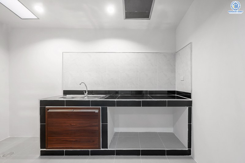 บ้านมือสองตกแต่งใหม่ ทำเลโซนเมือง หายากบนถนนสามัคคี! ม.บ้านประชาชื่น (ประชาชื่น-สามัคคี) ตกแต่งใหม่ จัดเต็มพร้อมอยู่ เนื้อที่ 17 ตร.ว. 2 ห้องนอน 2 ห้องน้ำ มีครัวเคาน์เตอร์ โรงรถฯลฯ สะดวกสบาย เชื่อมต่อหลายเส้นทาง ใกล้ ม.ธุรกิจ และทางด่วนงามวงศ์วาน