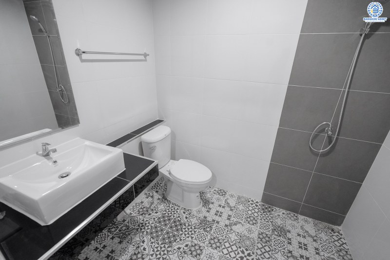 บ้านมือสองตกแต่งใหม่ ทำเลโซนเมือง หายากบนถนนสามัคคี! ม.บ้านประชาชื่น (ประชาชื่น-สามัคคี) ตกแต่งใหม่ จัดเต็มพร้อมอยู่ เนื้อที่ 17 ตร.ว. 2 ห้องนอน 2 ห้องน้ำ มีครัวเคาน์เตอร์ โรงรถฯลฯ สะดวกสบาย เชื่อมต่อหลายเส้นทาง ใกล้ ม.ธุรกิจ และทางด่วนงามวงศ์วาน