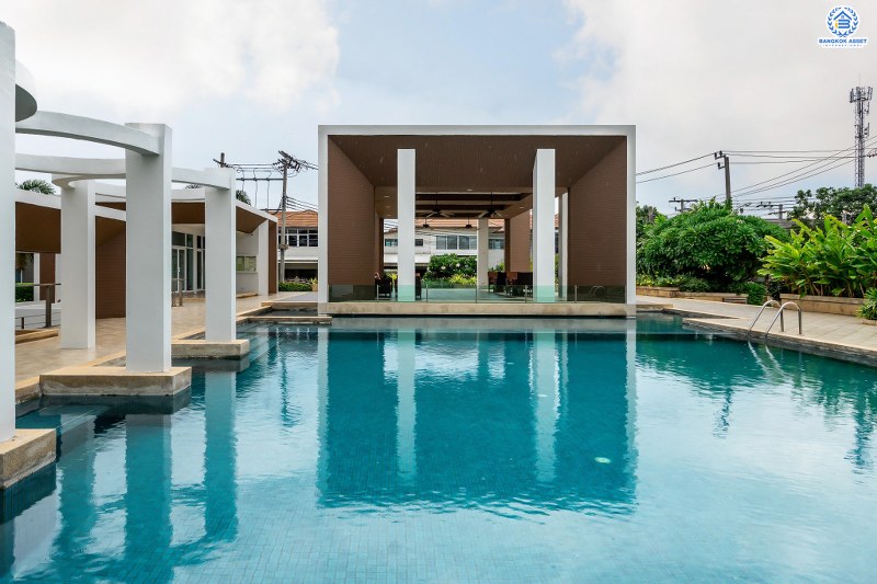 บ้านมือสองตกแต่งใหม่ สไตล์โมเดิร์น กับชีวิต...ที่ไม่ซ้ำใคร! โครงการ เดอะ เวอรีเดียนโฮม หลังใหญ่พร้อมอยู่ เนื้อที่ 75 ตร.ว. 4 ห้องนอน 4 ห้องน้ำ ห้องโถงโปร่งโล่ง ด้วยเพดานสูง ภายในตกแต่ง Built-in บนทำเลติดถนนกาญจนาภิเษก ใกล้เซ็นทรัลเวสต์เกต เพียง 5 นาทีจากทางด่วน "ศรีรัช"...