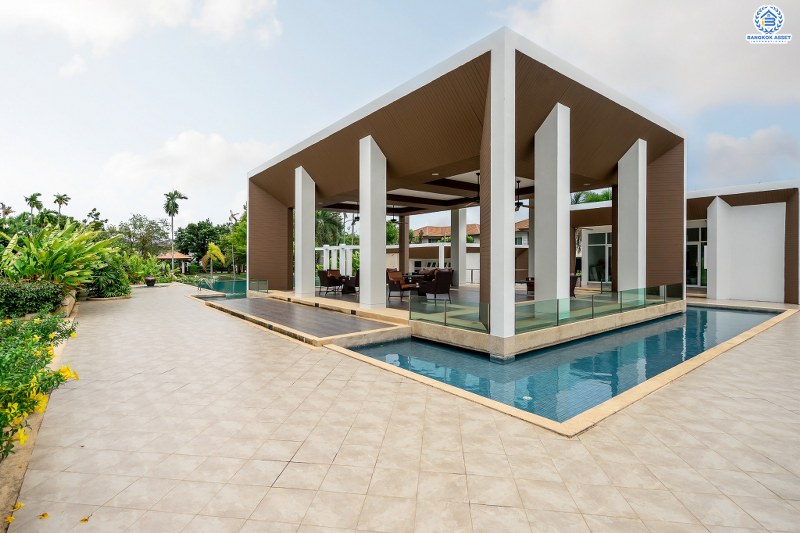 บ้านมือสองตกแต่งใหม่ สไตล์โมเดิร์น กับชีวิต...ที่ไม่ซ้ำใคร! โครงการ เดอะ เวอรีเดียนโฮม หลังใหญ่พร้อมอยู่ เนื้อที่ 75 ตร.ว. 4 ห้องนอน 4 ห้องน้ำ ห้องโถงโปร่งโล่ง ด้วยเพดานสูง ภายในตกแต่ง Built-in บนทำเลติดถนนกาญจนาภิเษก ใกล้เซ็นทรัลเวสต์เกต เพียง 5 นาทีจากทางด่วน "ศรีรัช"...