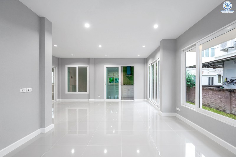 บ้านเดี่ยวมือสองนนทบุรี ตกแต่งใหม่ พร้อมสังคมคุณภาพ Q.House โครงการ คาซ่าวิลล์ ราชพฤกษ์-รัตนาธิเบศร์ เนื้อที่ 52.5 ตร.ว. ฟังก์ชั่น 3 ห้องนอน 3 ห้องน้ำ มีบิ้วท์อินครัวเคาน์เตอร์ และเครื่องดูดควัน เดินทางสะดวก บนทำเลติดถนนราชพฤกษ์ ใกล้รถไฟฟ้า สถานีบางรักน้อยท่าอิฐ