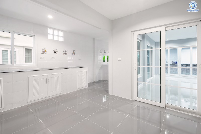 บ้านเดี่ยวมือสองนนทบุรี ตกแต่งใหม่ พร้อมสังคมคุณภาพ Q.House โครงการ คาซ่าวิลล์ ราชพฤกษ์-รัตนาธิเบศร์ เนื้อที่ 52.5 ตร.ว. ฟังก์ชั่น 3 ห้องนอน 3 ห้องน้ำ มีบิ้วท์อินครัวเคาน์เตอร์ และเครื่องดูดควัน เดินทางสะดวก บนทำเลติดถนนราชพฤกษ์ ใกล้รถไฟฟ้า สถานีบางรักน้อยท่าอิฐ