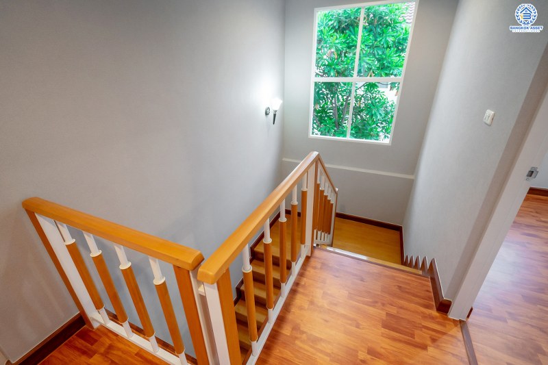 บ้านเดี่ยวมือสองนนทบุรี ตกแต่งใหม่ พร้อมสังคมคุณภาพ Q.House โครงการ คาซ่าวิลล์ ราชพฤกษ์-รัตนาธิเบศร์ เนื้อที่ 52.5 ตร.ว. ฟังก์ชั่น 3 ห้องนอน 3 ห้องน้ำ มีบิ้วท์อินครัวเคาน์เตอร์ และเครื่องดูดควัน เดินทางสะดวก บนทำเลติดถนนราชพฤกษ์ ใกล้รถไฟฟ้า สถานีบางรักน้อยท่าอิฐ