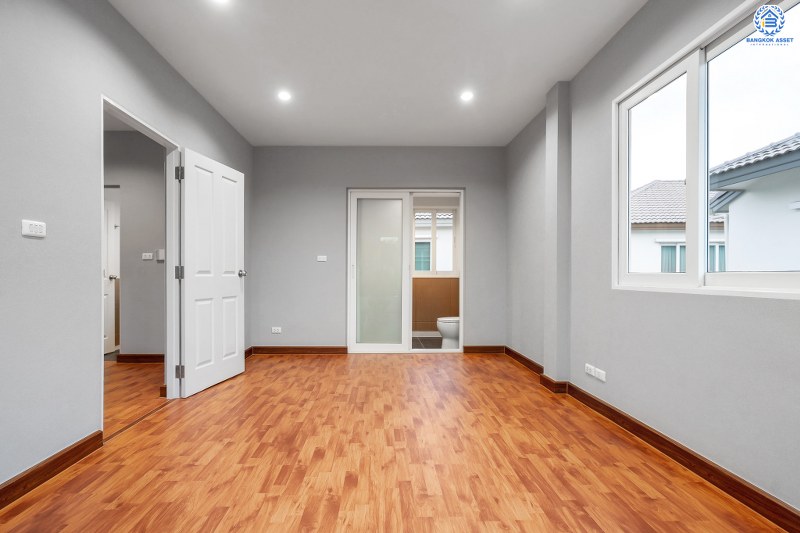 บ้านเดี่ยวมือสองนนทบุรี ตกแต่งใหม่ พร้อมสังคมคุณภาพ Q.House โครงการ คาซ่าวิลล์ ราชพฤกษ์-รัตนาธิเบศร์ เนื้อที่ 52.5 ตร.ว. ฟังก์ชั่น 3 ห้องนอน 3 ห้องน้ำ มีบิ้วท์อินครัวเคาน์เตอร์ และเครื่องดูดควัน เดินทางสะดวก บนทำเลติดถนนราชพฤกษ์ ใกล้รถไฟฟ้า สถานีบางรักน้อยท่าอิฐ