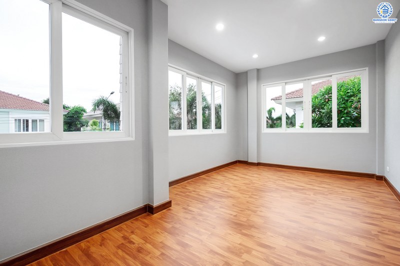 บ้านเดี่ยวมือสองนนทบุรี ตกแต่งใหม่ พร้อมสังคมคุณภาพ Q.House โครงการ คาซ่าวิลล์ ราชพฤกษ์-รัตนาธิเบศร์ เนื้อที่ 52.5 ตร.ว. ฟังก์ชั่น 3 ห้องนอน 3 ห้องน้ำ มีบิ้วท์อินครัวเคาน์เตอร์ และเครื่องดูดควัน เดินทางสะดวก บนทำเลติดถนนราชพฤกษ์ ใกล้รถไฟฟ้า สถานีบางรักน้อยท่าอิฐ