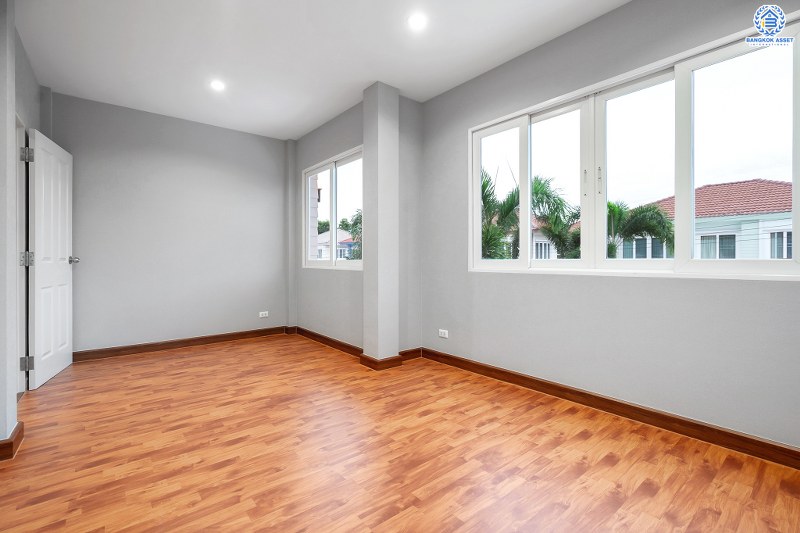 บ้านเดี่ยวมือสองนนทบุรี ตกแต่งใหม่ พร้อมสังคมคุณภาพ Q.House โครงการ คาซ่าวิลล์ ราชพฤกษ์-รัตนาธิเบศร์ เนื้อที่ 52.5 ตร.ว. ฟังก์ชั่น 3 ห้องนอน 3 ห้องน้ำ มีบิ้วท์อินครัวเคาน์เตอร์ และเครื่องดูดควัน เดินทางสะดวก บนทำเลติดถนนราชพฤกษ์ ใกล้รถไฟฟ้า สถานีบางรักน้อยท่าอิฐ