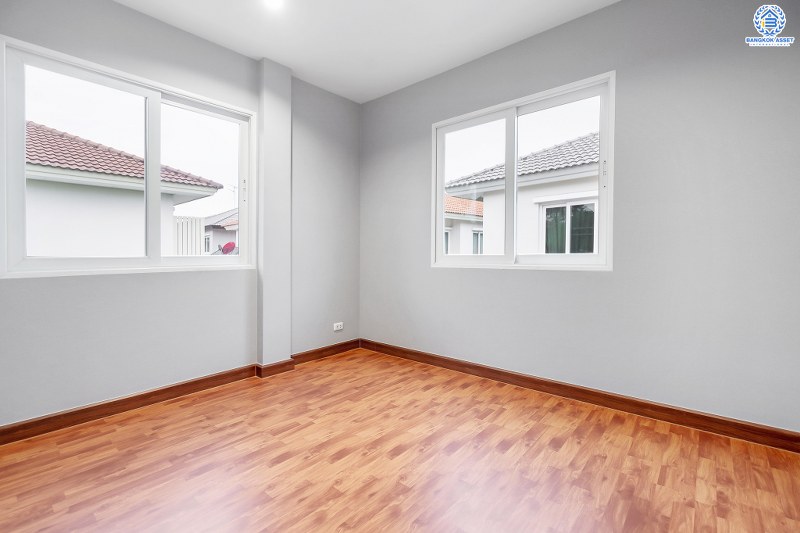 บ้านเดี่ยวมือสองนนทบุรี ตกแต่งใหม่ พร้อมสังคมคุณภาพ Q.House โครงการ คาซ่าวิลล์ ราชพฤกษ์-รัตนาธิเบศร์ เนื้อที่ 52.5 ตร.ว. ฟังก์ชั่น 3 ห้องนอน 3 ห้องน้ำ มีบิ้วท์อินครัวเคาน์เตอร์ และเครื่องดูดควัน เดินทางสะดวก บนทำเลติดถนนราชพฤกษ์ ใกล้รถไฟฟ้า สถานีบางรักน้อยท่าอิฐ