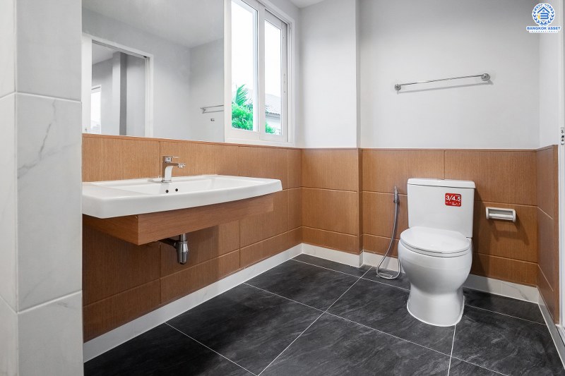 บ้านเดี่ยวมือสองนนทบุรี ตกแต่งใหม่ พร้อมสังคมคุณภาพ Q.House โครงการ คาซ่าวิลล์ ราชพฤกษ์-รัตนาธิเบศร์ เนื้อที่ 52.5 ตร.ว. ฟังก์ชั่น 3 ห้องนอน 3 ห้องน้ำ มีบิ้วท์อินครัวเคาน์เตอร์ และเครื่องดูดควัน เดินทางสะดวก บนทำเลติดถนนราชพฤกษ์ ใกล้รถไฟฟ้า สถานีบางรักน้อยท่าอิฐ