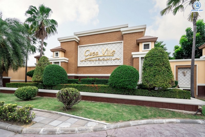 บ้านเดี่ยวมือสองนนทบุรี ตกแต่งใหม่ พร้อมสังคมคุณภาพ Q.House โครงการ คาซ่าวิลล์ ราชพฤกษ์-รัตนาธิเบศร์ เนื้อที่ 52.5 ตร.ว. ฟังก์ชั่น 3 ห้องนอน 3 ห้องน้ำ มีบิ้วท์อินครัวเคาน์เตอร์ และเครื่องดูดควัน เดินทางสะดวก บนทำเลติดถนนราชพฤกษ์ ใกล้รถไฟฟ้า สถานีบางรักน้อยท่าอิฐ