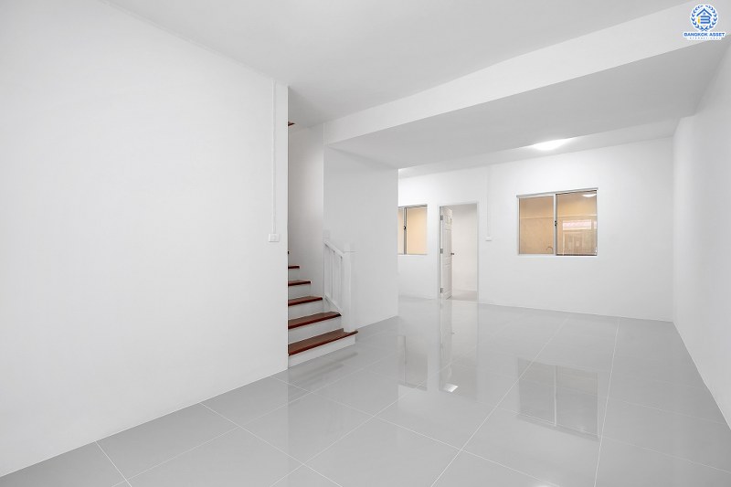 บ้านมือสองตกแต่งใหม่ ราคาคุ้มมาก ม.พฤกษา49/1 บางใหญ่-เซ็นทรัลเวสต์เกต บ้านตกแต่งจัดเต็ม ให้แบบพร้อมอยู่ ฟังก์ชั่นครบ ทั้งครัวเคาน์เตอร์ และที่จอดรถ เนื้อที่ 17.4 ตร.ว. 3 ห้องนอน 2 ห้องน้ำ บนเดินทางสะดวก ใกล้เซ็นทรัลเวสต์เกต และรถไฟฟ้า สถานีตลาดบางใหญ่ ..เป็นเจ้าของได้แล้ววันนี้