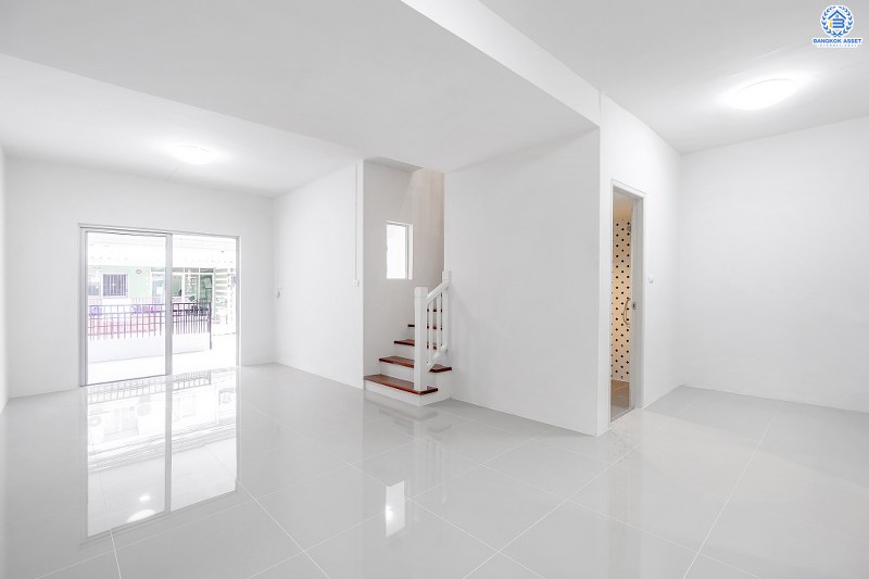 บ้านมือสองตกแต่งใหม่ ราคาคุ้มมาก ม.พฤกษา49/1 บางใหญ่-เซ็นทรัลเวสต์เกต บ้านตกแต่งจัดเต็ม ให้แบบพร้อมอยู่ ฟังก์ชั่นครบ ทั้งครัวเคาน์เตอร์ และที่จอดรถ เนื้อที่ 17.4 ตร.ว. 3 ห้องนอน 2 ห้องน้ำ บนเดินทางสะดวก ใกล้เซ็นทรัลเวสต์เกต และรถไฟฟ้า สถานีตลาดบางใหญ่ ..เป็นเจ้าของได้แล้ววันนี้