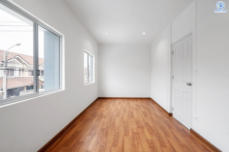 บ้านมือสองตกแต่งใหม่ ราคาคุ้มมาก ม.พฤกษา49/1 บางใหญ่-เซ็นทรัลเวสต์เกต บ้านตกแต่งจัดเต็ม ให้แบบพร้อมอยู่ ฟังก์ชั่นครบ ทั้งครัวเคาน์เตอร์ และที่จอดรถ เนื้อที่ 17.4 ตร.ว. 3 ห้องนอน 2 ห้องน้ำ บนเดินทางสะดวก ใกล้เซ็นทรัลเวสต์เกต และรถไฟฟ้า สถานีตลาดบางใหญ่ ..เป็นเจ้าของได้แล้ววันนี้