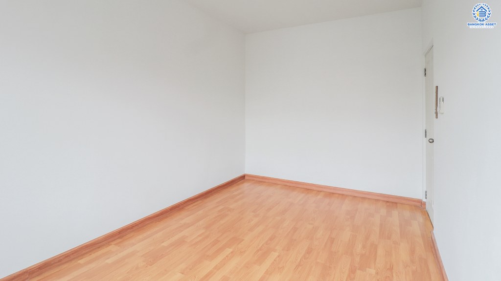 ทาวน์เฮ้าส์มือสองนนทบุรี ม.เดอะคัลเลอร์ส ติวานนท์-แจ้งวัฒนะ ราคาสุดคุ้ม เพียง 2 ล้านต้นๆ ก็ได้บ้านพร้อมอยู่ สไตล์โมเดิร์น 3 ห้องนอน คุณภาพแบรนด์ อารียา* พร้อมการเดินทางสุดสะดวก บนทำเลเชื่อมต่อหลายเส้นทาง ใกล้เซ็นทรัลแจ้งวัฒนะ และทางด่วนศรีสมาน