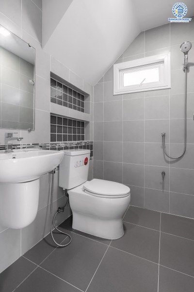 บ้านมือสองตกแต่งใหม่ สไตล์โมเดิร์น โครงการ คณาสิริ วงแหวน-พระราม5 (ซ.วัดพระเงิน) คุณภาพแบรนด์แสนสิริ* บ้านตกแต่งหรู มากฟังก์ชั่น ต่อเติมครัว โรงรถพร้อมอยู่ เนื้อที่ 50 ตร.ว. 3 ห้องนอน 2 ห้องน้ำ บนทำเลติดถนนใหญ่ ใกล้เซ็นทรัลเวสต์เกต รถไฟฟ้าสายสีม่วง และทางด่วนศรีรัช! ราคาพิเศษสุด!