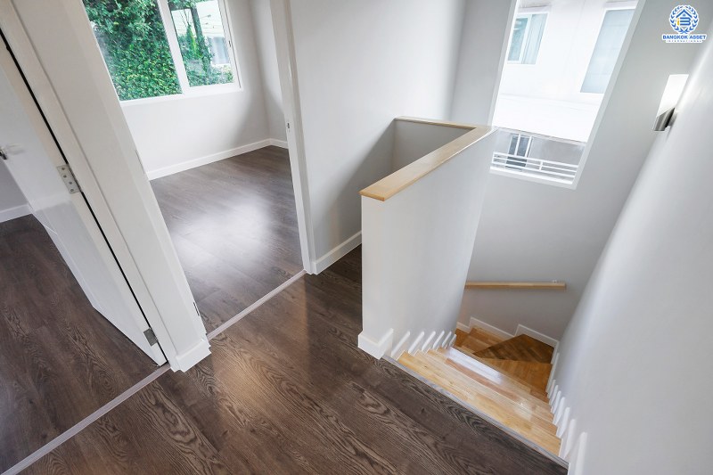 บ้านมือสองตกแต่งใหม่ สไตล์โมเดิร์น โครงการ คณาสิริ วงแหวน-พระราม5 (ซ.วัดพระเงิน) คุณภาพแบรนด์แสนสิริ* บ้านตกแต่งหรู มากฟังก์ชั่น ต่อเติมครัว โรงรถพร้อมอยู่ เนื้อที่ 50 ตร.ว. 3 ห้องนอน 2 ห้องน้ำ บนทำเลติดถนนใหญ่ ใกล้เซ็นทรัลเวสต์เกต รถไฟฟ้าสายสีม่วง และทางด่วนศรีรัช! ราคาพิเศษสุด!