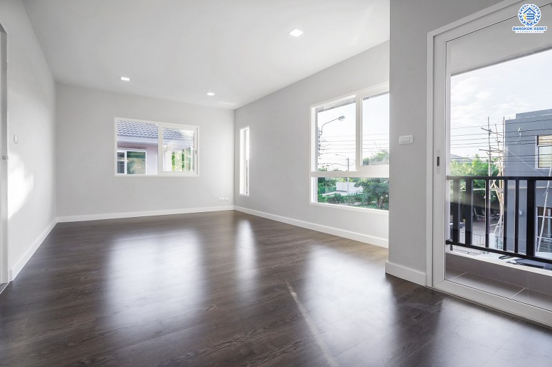 บ้านมือสองตกแต่งใหม่ สไตล์โมเดิร์น โครงการ คณาสิริ วงแหวน-พระราม5 (ซ.วัดพระเงิน) คุณภาพแบรนด์แสนสิริ* บ้านตกแต่งหรู มากฟังก์ชั่น ต่อเติมครัว โรงรถพร้อมอยู่ เนื้อที่ 50 ตร.ว. 3 ห้องนอน 2 ห้องน้ำ บนทำเลติดถนนใหญ่ ใกล้เซ็นทรัลเวสต์เกต รถไฟฟ้าสายสีม่วง และทางด่วนศรีรัช! ราคาพิเศษสุด!