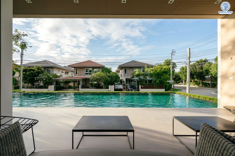 บ้านมือสองตกแต่งใหม่ สไตล์โมเดิร์น โครงการ คณาสิริ วงแหวน-พระราม5 (ซ.วัดพระเงิน) คุณภาพแบรนด์แสนสิริ* บ้านตกแต่งหรู มากฟังก์ชั่น ต่อเติมครัว โรงรถพร้อมอยู่ เนื้อที่ 50 ตร.ว. 3 ห้องนอน 2 ห้องน้ำ บนทำเลติดถนนใหญ่ ใกล้เซ็นทรัลเวสต์เกต รถไฟฟ้าสายสีม่วง และทางด่วนศรีรัช! ราคาพิเศษสุด!