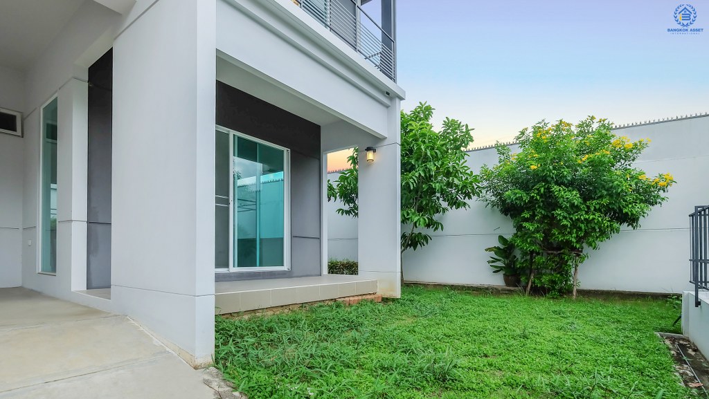 บ้านเดี่ยวมือสองนนทบุรี คุณภาพ LH ม.อินนิซิโอ2 ปิ่นเกล้า-วงแหวน (ซ.วัดส้มเกลี้ยง) แปลงมุม! ไม่เคยเข้าอยู่ ดีไซน์ทันสมัย เนื้อที่ 55.5 ตร.ว. 2 ที่จอดรถ พื้นที่ใช้สอยกว้างขวาง พร้อมกับทุกการใช้ชีวิต บนทำเลศักยภาพ เข้า-ออกได้ทั้งทาง ถ.กาญจนาภิเษก และศาลายา ใกล้ทางด่วน "ศรีรัช"