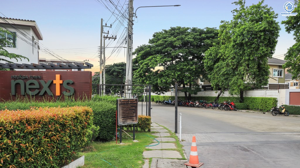 ทาวน์เฮ้าส์มือสองนนทบุรี ม.พฤกษาทาวน์เน็กซ์ ลอฟท์ ปิ่นเกล้า-สาย4 สไตล์โมเดิร์น พร้อมอยู่ เนื้อที่ 16 ตร.ว. ฟังก์ชั่น 3 ห้องนอน 2 ห้องน้ำ พร้อมบิ้วท์อินครัวเคาน์เตอร์ แถมแอร์ 3 เครื่อง ทำเลดี เดินทางสะดวก ใกล้  Central Plaza ศาลายา และ MRTส่วนต่อขยายตลิ่งชัน-ศาลายา